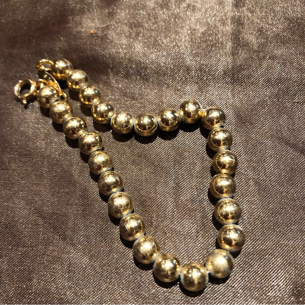 Vintage Signed Napier Bracelet. Gold Bead Approx 7.5”